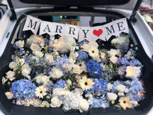 Load image into Gallery viewer, Masquerade - Car Floral Proposal/ Birthday Set up
