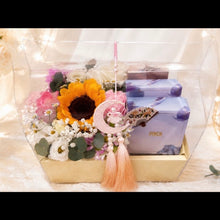 Load image into Gallery viewer, Golden Reunion Mooncake Garden
